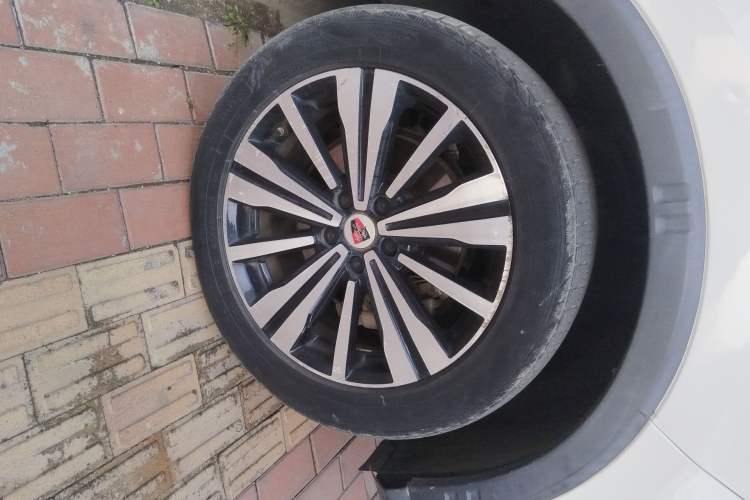 Used Roewe RX5 New Energy 2017 ERX5 EV400 Electric Internet Supreme Edition Right Front Wheel Hub