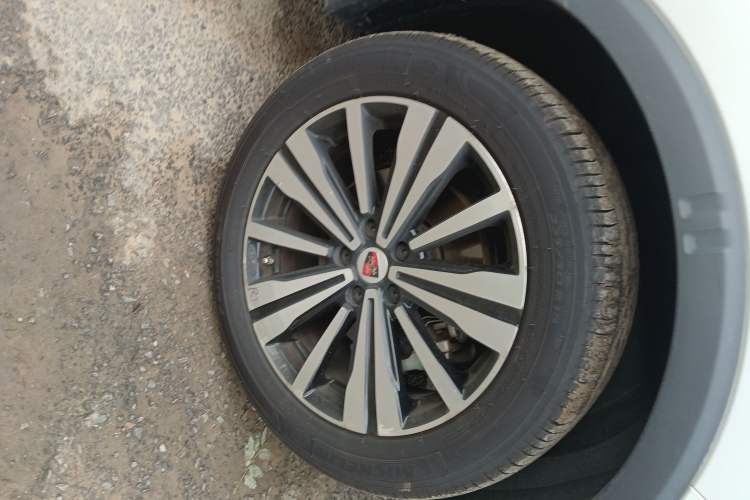 Used Roewe RX5 New Energy 2017 ERX5 EV400 Electric Internet Supreme Edition Right Front Wheel Hub