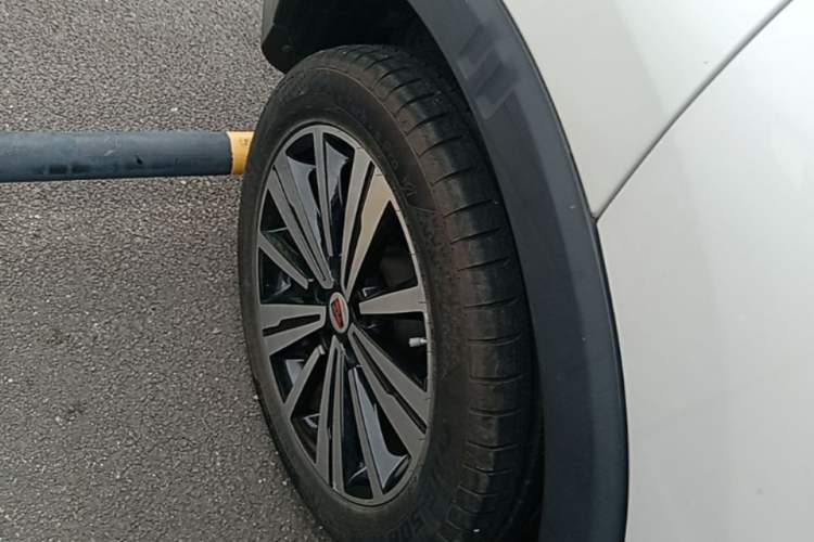Used Roewe RX5 New Energy 2017 eRX5 50T Hybrid Connected Prestige Flagship Edition Right Rear Wheel Hub