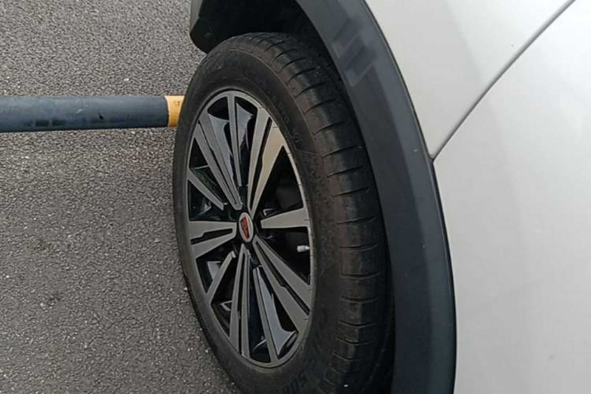 Used Roewe RX5 New Energy 2017 eRX5 50T Hybrid Connected Prestige Flagship Edition Right Rear Wheel Hub