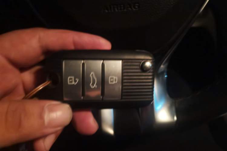 Used Roewe RX5 New Energy 2017 ERX5 EV400 Electric Internet Flagship Edition Vehicle Key