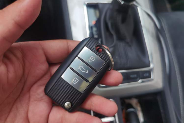 Used Roewe RX5 New Energy 2017 eRX5 50T Hybrid Connected Prestige Flagship Edition Vehicle Key