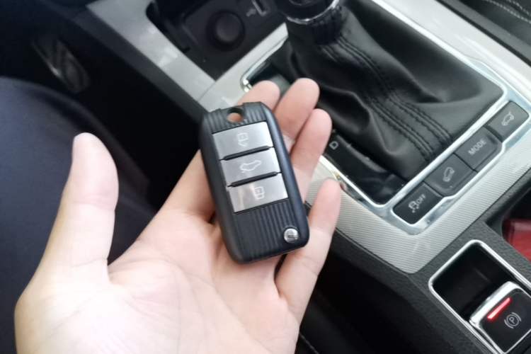 Used Roewe RX5 New Energy 2017 eRX5 50T Hybrid Connected Prestige Flagship Edition Vehicle Key