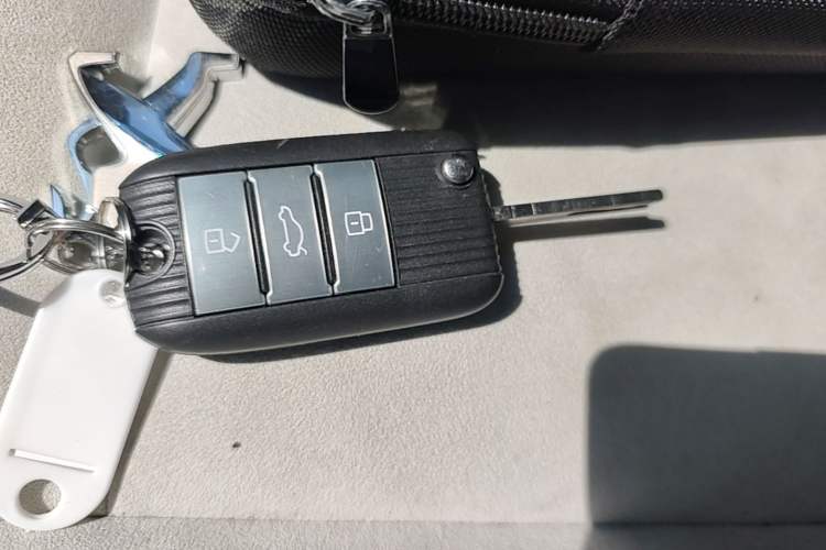 Used Roewe RX5 New Energy 2017 ERX5 EV400 Electric Internet Supreme Edition Vehicle Key