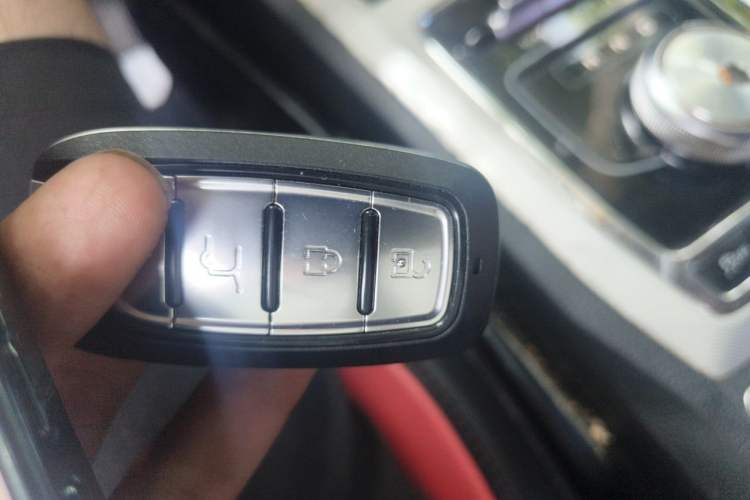Used Roewe RX5 New Energy 2017 ERX5 EV400 Electric Internet Luxury Edition Vehicle Key