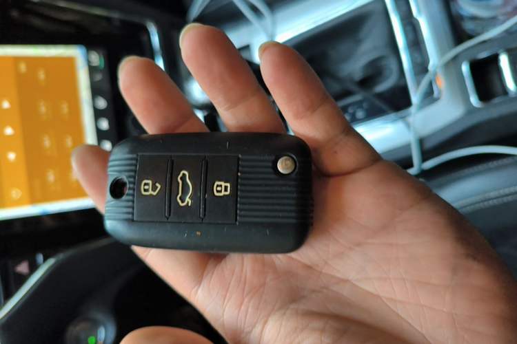 Used Roewe RX5 New Energy 2017 eRX5 50T Hybrid Connected Prestige Flagship Edition Vehicle Key