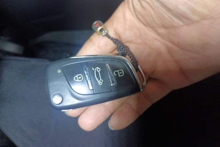 Used Roewe RX5 New Energy 2017 ERX5 EV400 Electric Internet Luxury Edition Vehicle Key