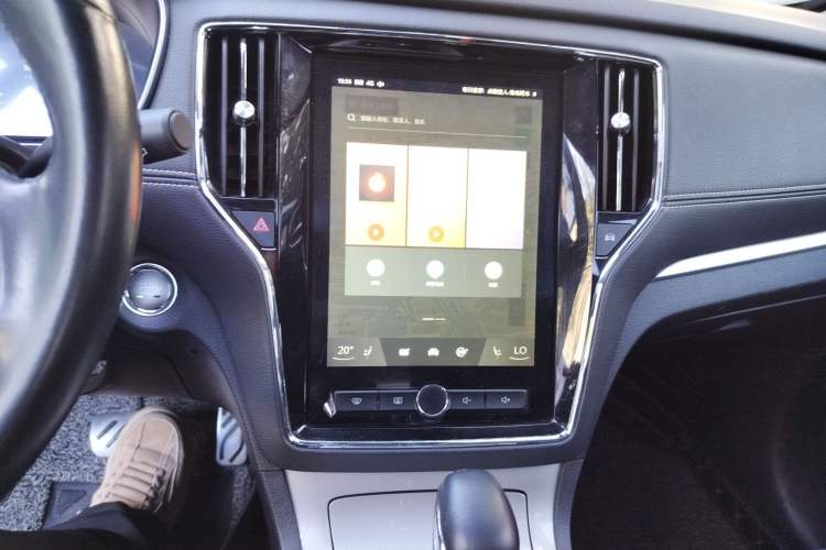 Used Roewe RX5 New Energy 2017 eRX5 50T Hybrid Connected Prestige Flagship Edition Audio And AC Panel