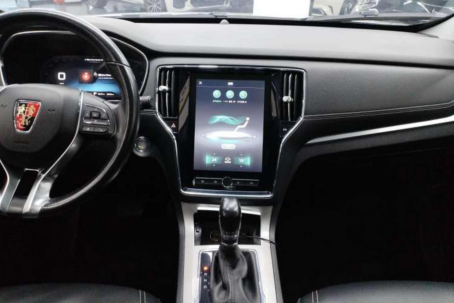 Used Roewe RX5 New Energy 2017 eRX5 50T Hybrid Connected Prestige Flagship Edition Audio And AC Panel