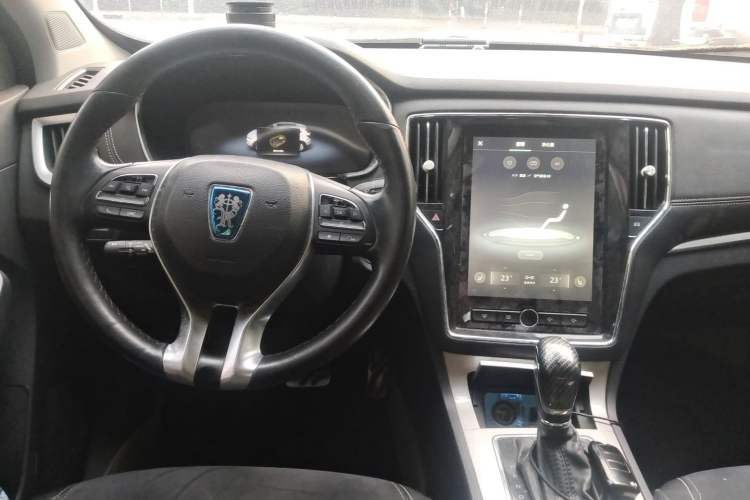 Used Roewe RX5 New Energy 2017 eRX5 50T Hybrid Connected Prestige Flagship Edition Center Console