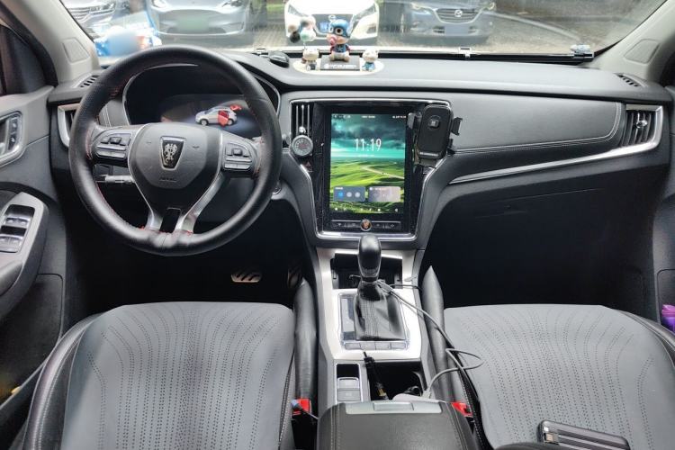 Used Roewe RX5 New Energy 2017 eRX5 50T Hybrid Connected Prestige Flagship Edition Center Console