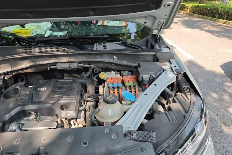 Used Roewe RX5 New Energy 2017 eRX5 50T Hybrid Connected Prestige Flagship Edition Engine Bay Left
