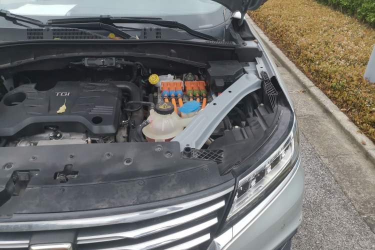 Used Roewe RX5 New Energy 2017 eRX5 50T Hybrid Connected Prestige Flagship Edition Engine Bay Left