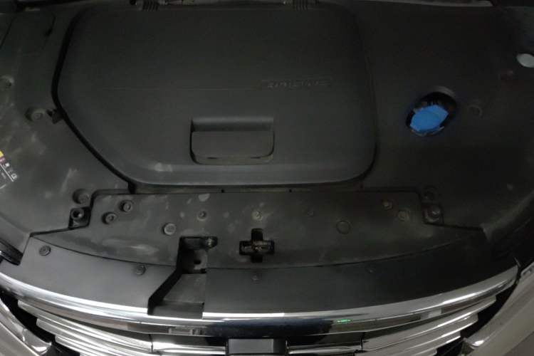 Used Roewe RX5 New Energy 2017 ERX5 EV400 Electric Internet Supreme Edition Engine Bay