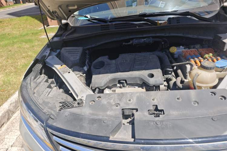 Used Roewe RX5 New Energy 2017 eRX5 50T Hybrid Connected Prestige Flagship Edition Engine Bay Right