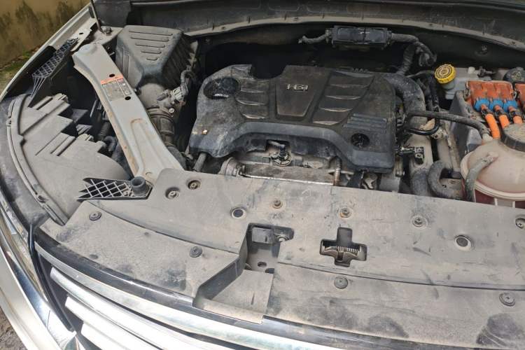 Used Roewe RX5 New Energy 2017 eRX5 50T Hybrid Connected Prestige Flagship Edition Engine Bay Right