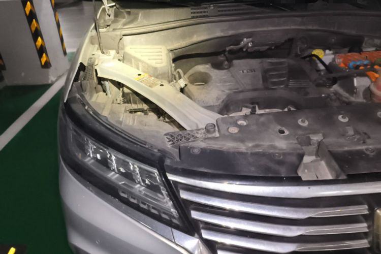 Used Roewe RX5 New Energy 2017 eRX5 50T Hybrid Connected Prestige Flagship Edition Engine Bay Right