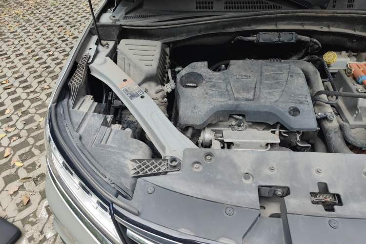 Used Roewe RX5 New Energy 2017 eRX5 50T Hybrid Connected Prestige Flagship Edition Engine Bay Right