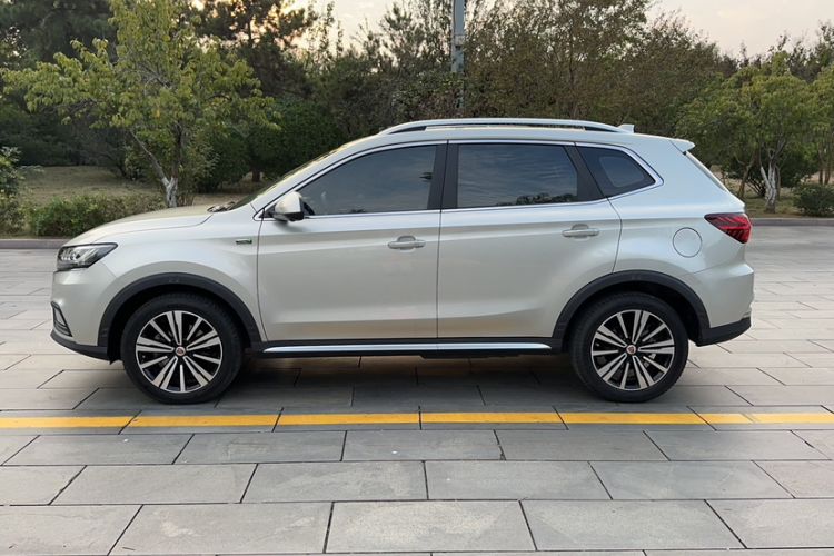 Used Roewe RX5 New Energy 2017 eRX5 50T Hybrid Connected Prestige Flagship Edition Exterior 4