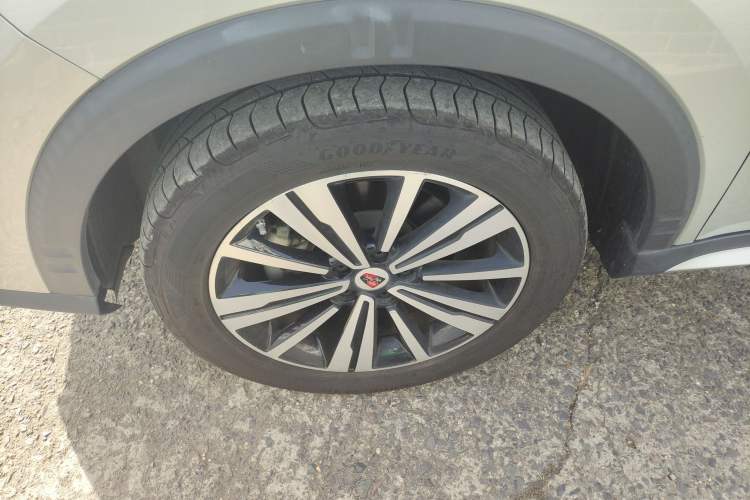 Used Roewe RX5 New Energy 2017 eRX5 50T Hybrid Connected Prestige Flagship Edition Exterior 6