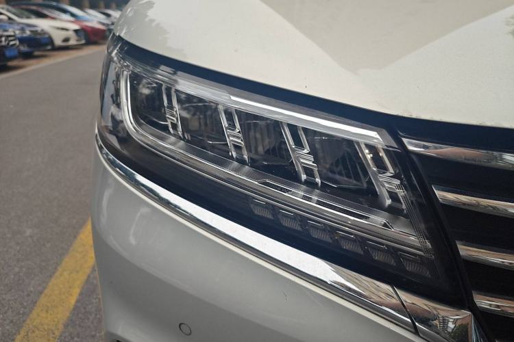 Used Roewe RX5 New Energy 2017 eRX5 50T Hybrid Connected Prestige Flagship Edition Exterior 6