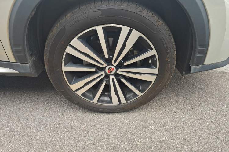 Used Roewe RX5 New Energy 2017 eRX5 50T Hybrid Connected Prestige Flagship Edition Exterior 7