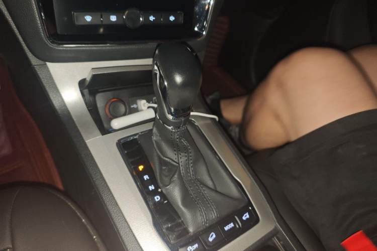 Used Roewe RX5 New Energy 2017 eRX5 50T Hybrid Connected Prestige Flagship Edition Gear Lever