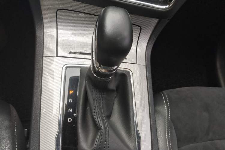 Used Roewe RX5 New Energy 2017 eRX5 50T Hybrid Connected Prestige Flagship Edition Gear Lever