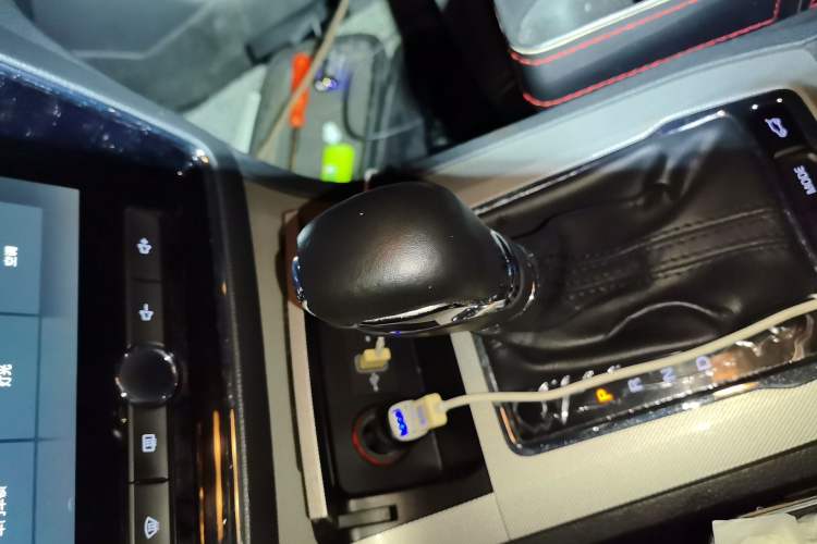 Used Roewe RX5 New Energy 2017 eRX5 50T Hybrid Connected Prestige Flagship Edition Gear Lever