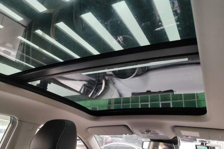 Used Roewe RX5 New Energy 2017 eRX5 50T Hybrid Connected Prestige Flagship Edition Headliner