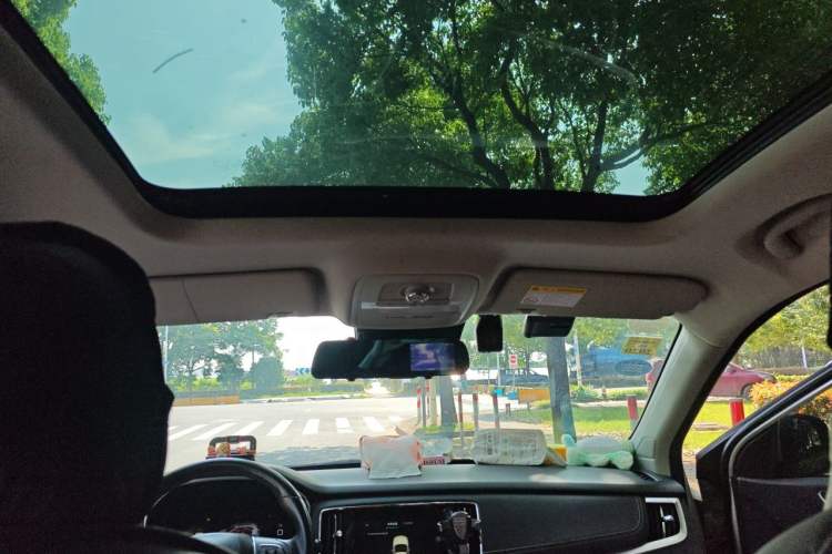 Used Roewe RX5 New Energy 2017 eRX5 50T Hybrid Connected Prestige Flagship Edition Headliner