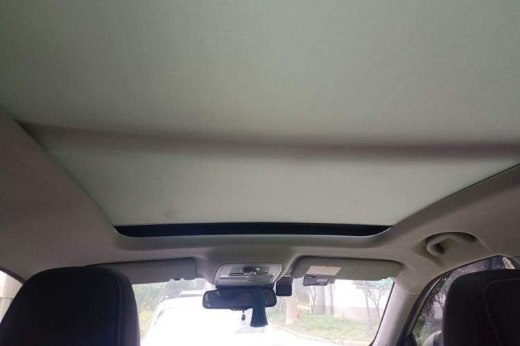 Used Roewe RX5 New Energy 2017 eRX5 50T Hybrid Connected Prestige Flagship Edition Headliner