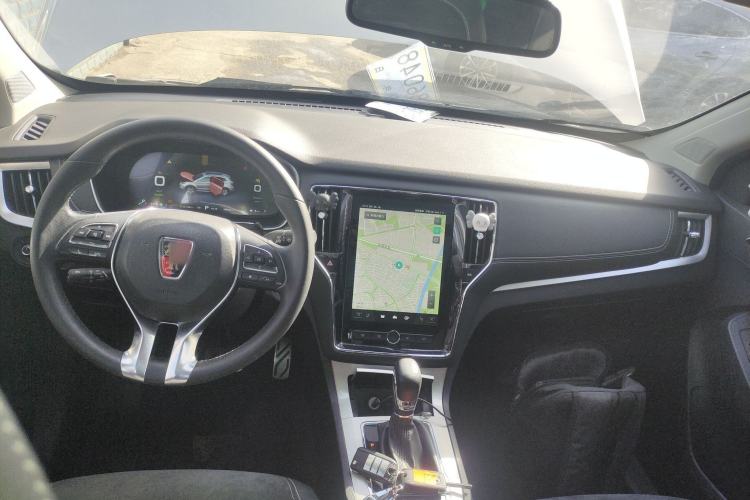Used Roewe RX5 New Energy 2017 eRX5 50T Hybrid Connected Prestige Flagship Edition Interior 2