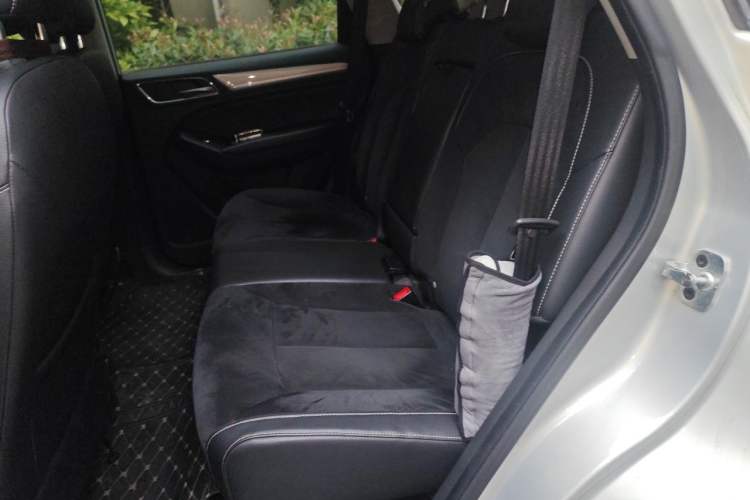 Used Roewe RX5 New Energy 2017 eRX5 50T Hybrid Connected Prestige Flagship Edition Left Rear Seat