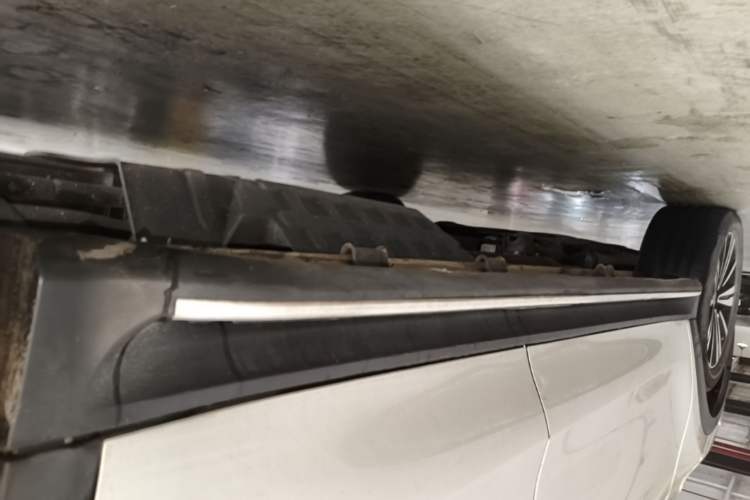 Used Roewe RX5 New Energy 2017 eRX5 50T Hybrid Connected Prestige Flagship Edition Left Side Sill