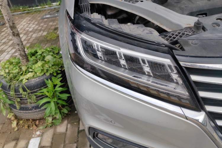 Used Roewe RX5 New Energy 2017 eRX5 50T Hybrid Connected Prestige Flagship Edition Right Front Headlight