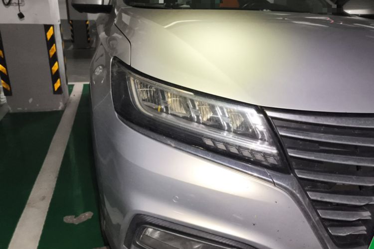Used Roewe RX5 New Energy 2017 eRX5 50T Hybrid Connected Prestige Flagship Edition Right Front Headlight