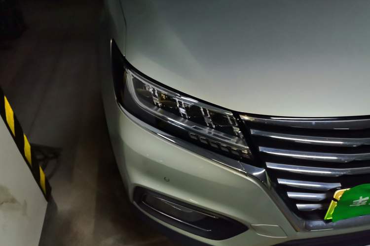 Used Roewe RX5 New Energy 2017 eRX5 50T Hybrid Connected Prestige Flagship Edition Right Front Headlight