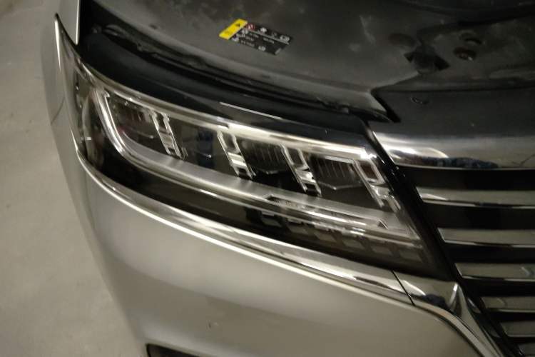 Used Roewe RX5 New Energy 2017 ERX5 EV400 Electric Internet Supreme Edition Right Front Headlight