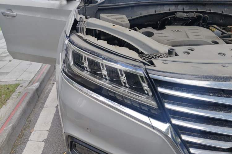 Used Roewe RX5 New Energy 2017 eRX5 50T Hybrid Connected Prestige Flagship Edition Right Front Headlight