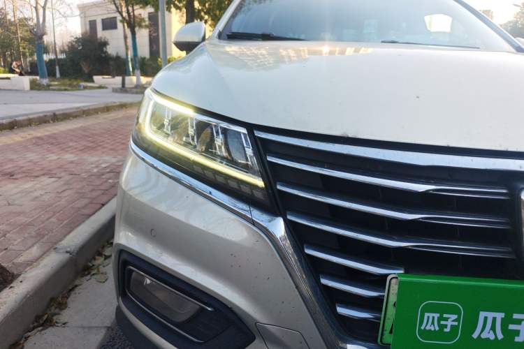 Used Roewe RX5 New Energy 2017 eRX5 50T Hybrid Connected Prestige Flagship Edition Right Front Headlight