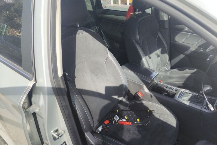 Used Roewe RX5 New Energy 2017 eRX5 50T Hybrid Connected Prestige Flagship Edition Right Front Seat