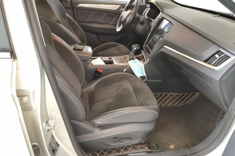 Used Roewe RX5 New Energy 2017 eRX5 50T Hybrid Connected Prestige Flagship Edition Right Front Seat