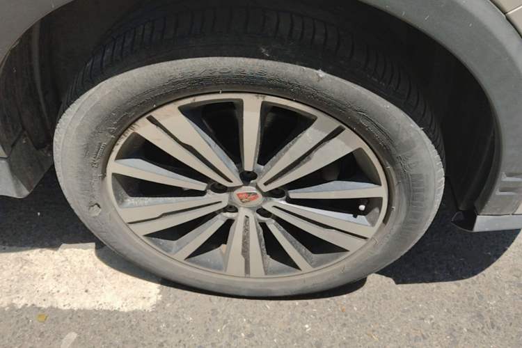 Used Roewe RX5 New Energy 2017 eRX5 50T Hybrid Connected Prestige Flagship Edition Right Front Wheel Hub