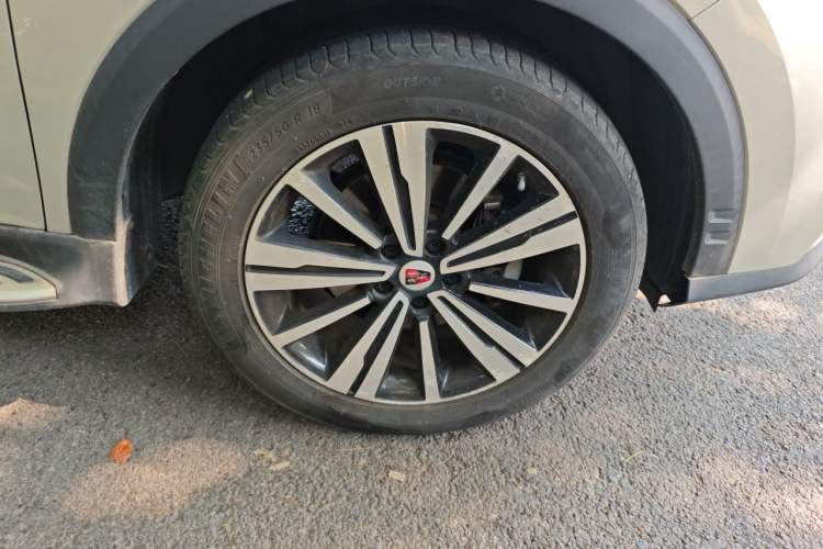 Used Roewe RX5 New Energy 2017 eRX5 50T Hybrid Connected Prestige Flagship Edition Right Front Wheel Hub