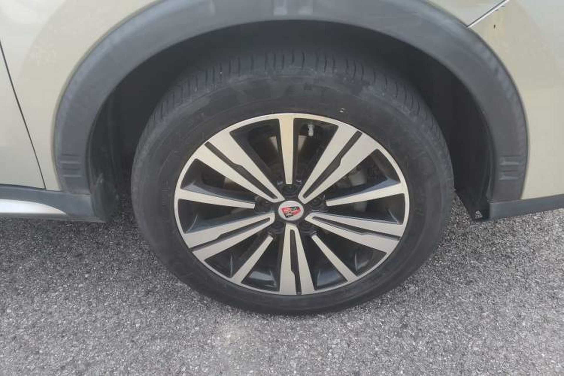 Used Roewe RX5 New Energy 2017 eRX5 50T Hybrid Connected Prestige Flagship Edition Right Front Wheel Hub