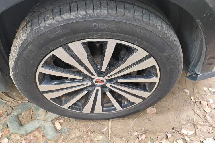 Used Roewe RX5 New Energy 2017 ERX5 EV400 Electric Internet Supreme Edition Right Front Wheel Hub