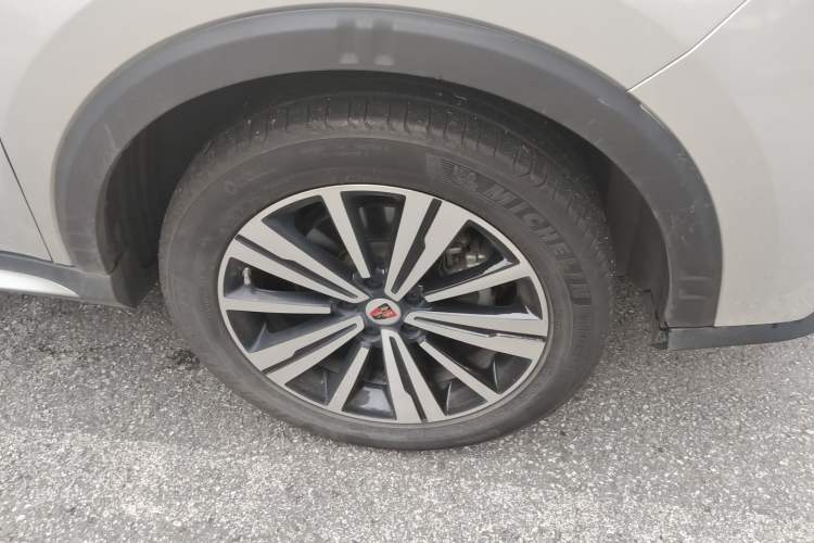 Used Roewe RX5 New Energy 2017 eRX5 50T Hybrid Connected Prestige Flagship Edition Right Front Wheel Hub