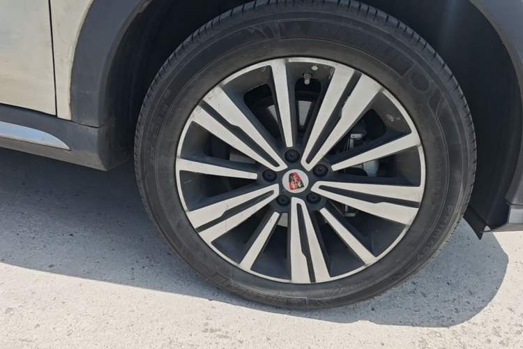 Used Roewe RX5 New Energy 2017 eRX5 50T Hybrid Connected Prestige Flagship Edition Right Front Wheel Hub