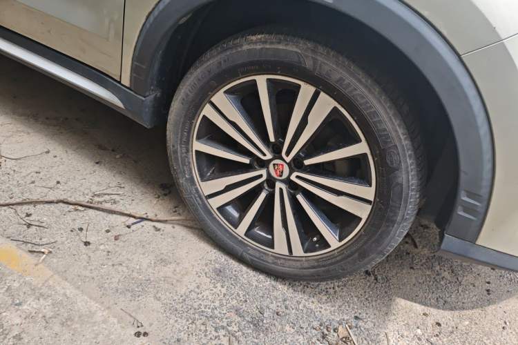 Used Roewe RX5 New Energy 2017 eRX5 50T Hybrid Connected Prestige Flagship Edition Right Front Wheel Hub